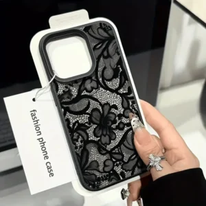 Etui na telefon z czarnym wzorem koronki do iPhone 1